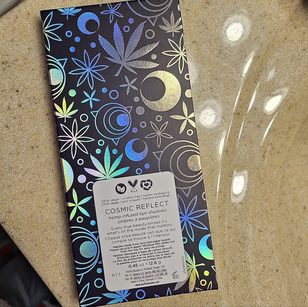 Pacifica Cosmic Reflect Palette - Picture 3 of 4